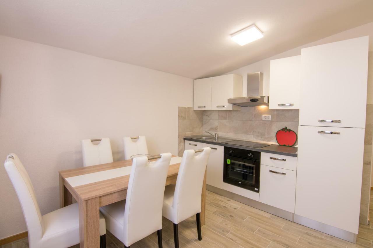 Apartments Family Roso Promajna Eksteriør bilde